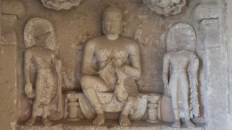 Mumbai: Private tour for Kanheri Caves and Golden Pagoda - What you find at the Golden Vipassana Pagoda