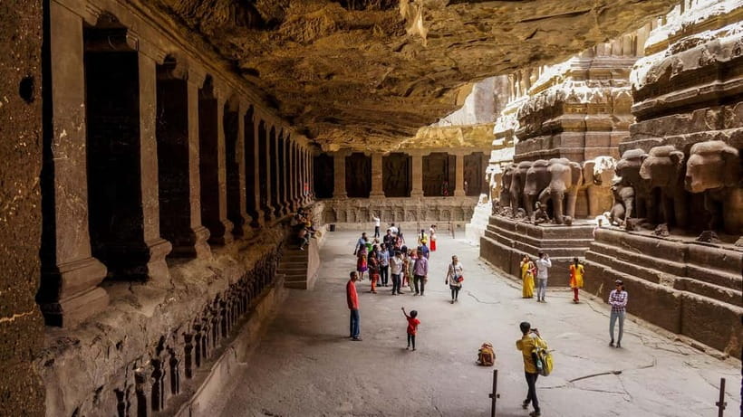 Mumbai: Same Day Tour of Ajanta & Ellora Cave's - Arriving in Aurangabad and meeting your driver