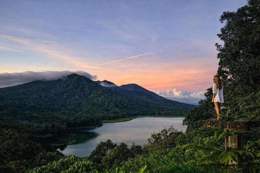 Munduk: Twin Lake Jungle Hike, Ulun Danu Temple, & Waterfall - Why this North Bali day feels different