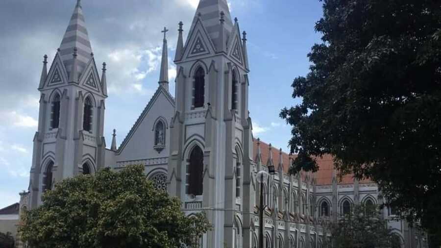 Negombo Private Tour: Market, Temples & Canal - Following the Dutch Canal