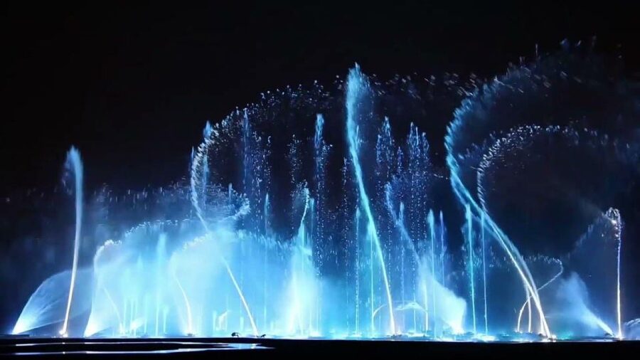 New Delhi: Akshardham Temple Light Show with Custom Add-Ons - Arriving by private car through Delhi traffic