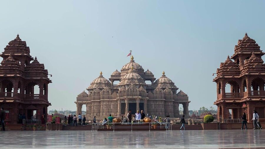 New Delhi: Akshardham Temple Tour with Water and Light Show - Is $21 good value?