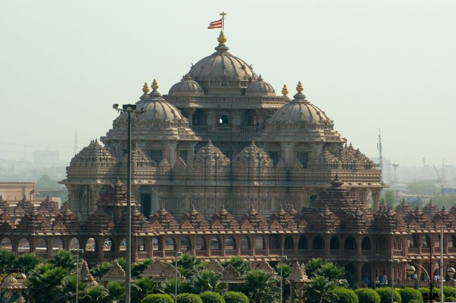 New Delhi: Akshardham Temple Tour with Water and Light Show - Which guide style suits you?
