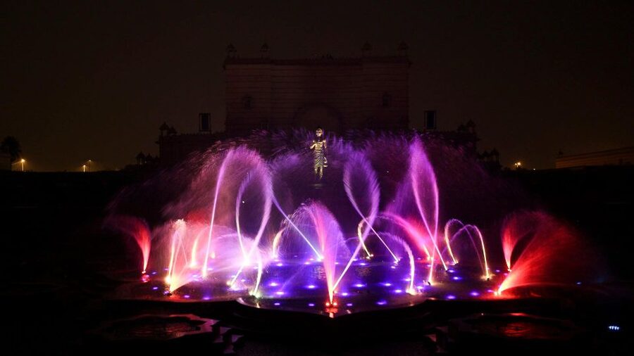 New Delhi: Akshardham Temple Tour with Water and Light Show - Who should book this Akshardham tour?