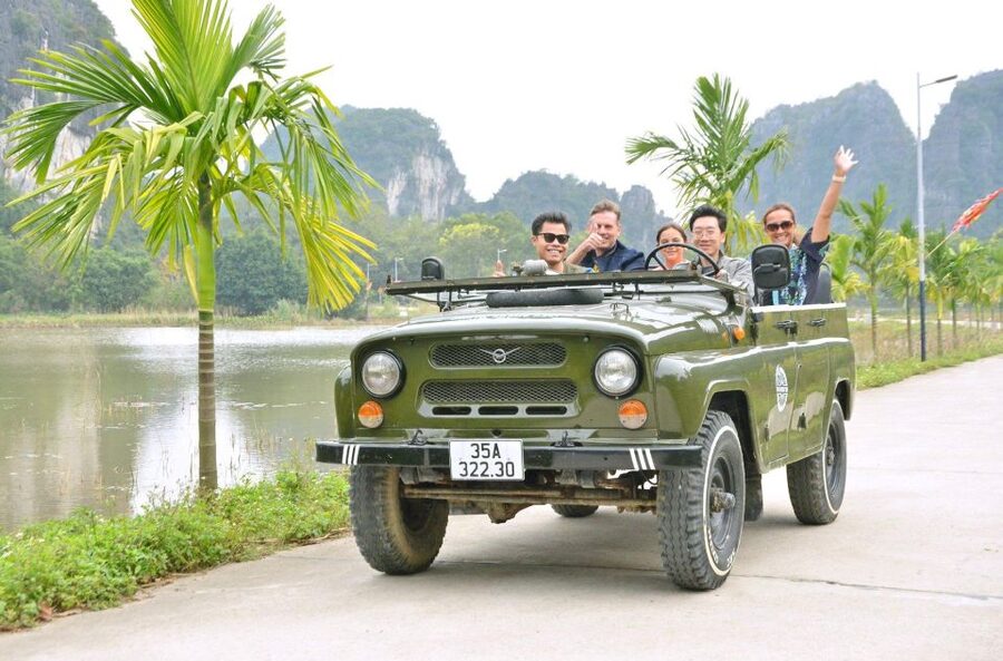 Ninh Binh Jeep Tour: 4 hours visit Tam Coc, Bich Dong pagoda - Drinks, cold towels, and the comfort factor