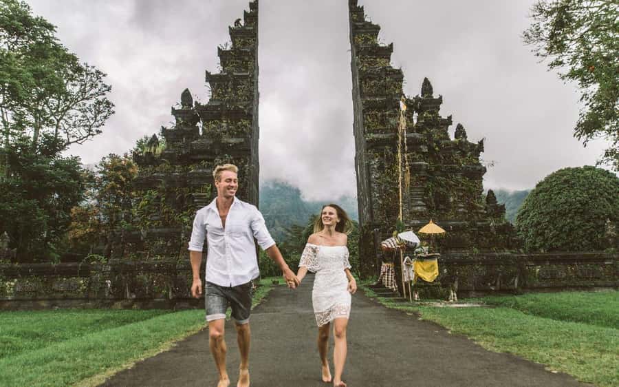 North Bali: Banyumala Waterfall and Ulun Danu Beratan Temple - Ulun Danu Beratan beside the lake