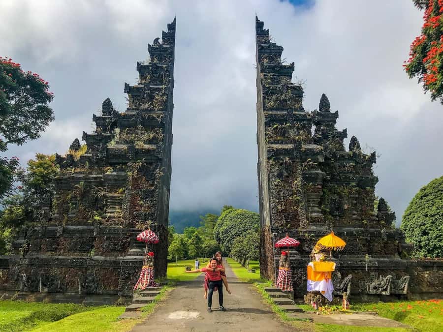 North Bali: Banyumala Waterfall and Ulun Danu Beratan Temple - Bedugul Traditional Market and local produce