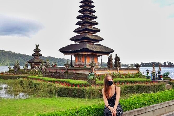 North Bali: Sekumpul Waterfalls and Ulun Danu Temple Tour - The Twin Lakes and the cooler mountain air
