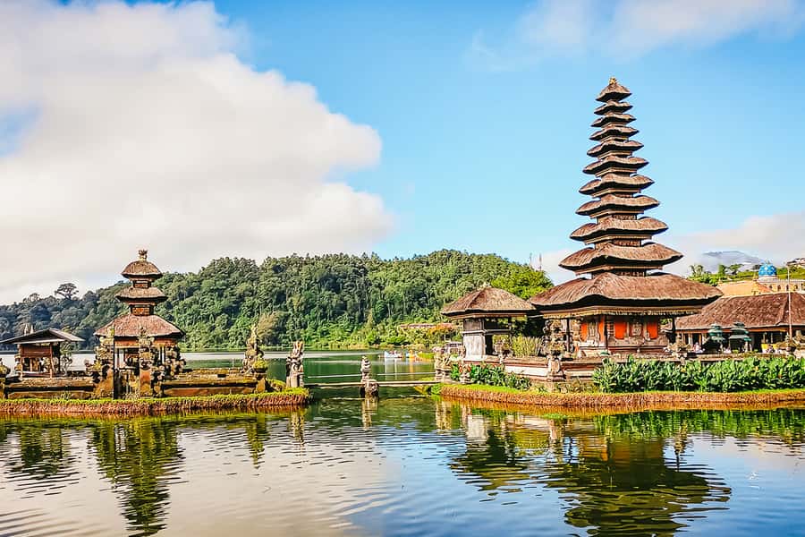 North Bali: Sunrise Tour with Dolphins, Waterfalls & Temples - Why the Lovina sunrise is worth the early alarm