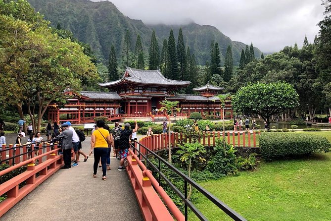Oahu Circle Island Tour with Byodo-In Temple Admission - What a seven-hour circle of Oahu really gives you