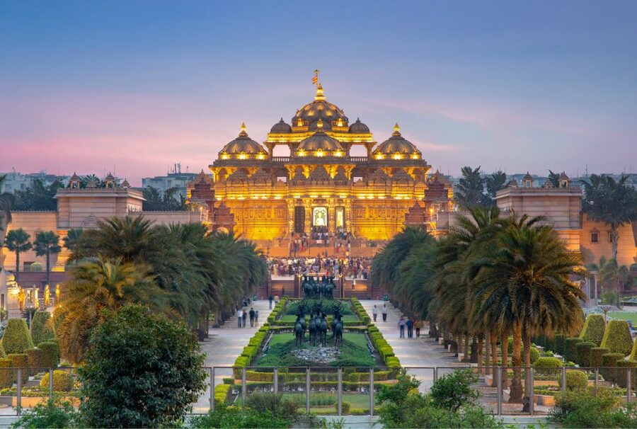 Old Delhi Temples and Spiritual Sites Private 6-Hour Tour - Transport, timing, and the value of going private
