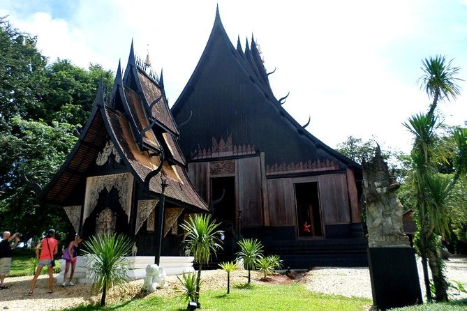 One Day Tour Chiang Rai(White Temple , Blue Temple, Black House) Private Tour - Lunch, water, and the value of a private vehicle