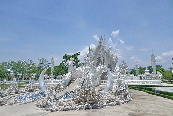 One Day Tour Chiang Rai(White Temple , Blue Temple, Black House) Private Tour - Who should book this tour