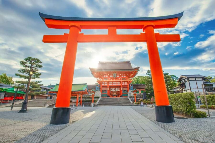 Osaka/Kyoto: Arashiyama, Nara Park, Fushimi Shrine Tour - Fushimi Inari and the red torii tunnels