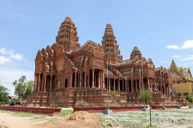 Oudong Temples & Phnom Prasith Private Tour from Phnom Penh - Oudong’s three hills and royal monuments