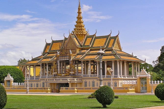 Oudong Temples & Phnom Prasith Private Tour from Phnom Penh - The sunset return on the Tonle Sap