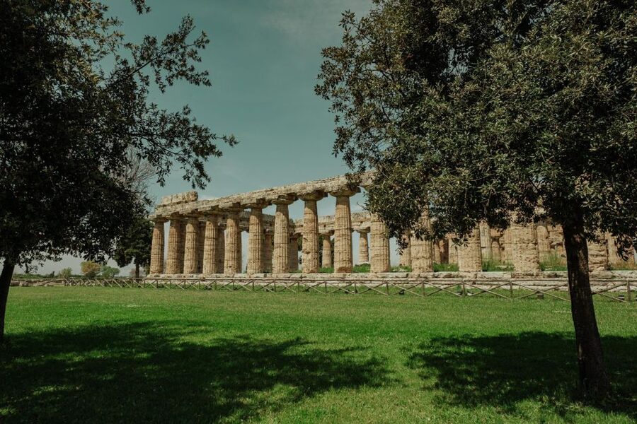 Paestum: 2-Hour Greek Temples & Archaeological Museum - Reading the Roman city around the temples