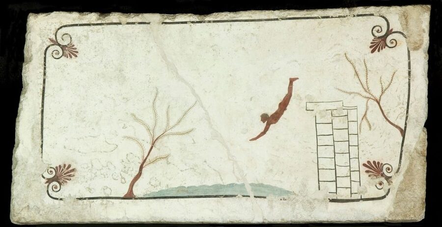 Paestum: Temples and Museum Tour with Archaeologist Guide - Walking through the Archaeological Park of Paestum
