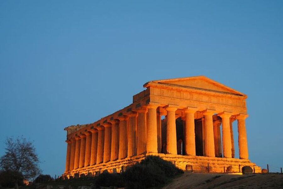 Palermo: Agrigento and the Valley of the Temples Day Tour - Walking through the Valley of the Temples