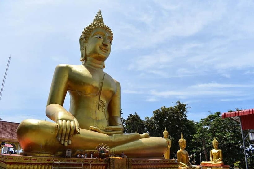 Pattaya: Big Buddha Temple and Night Market Tour - Khao Phra Tamnak and Pattaya Bay at golden hour