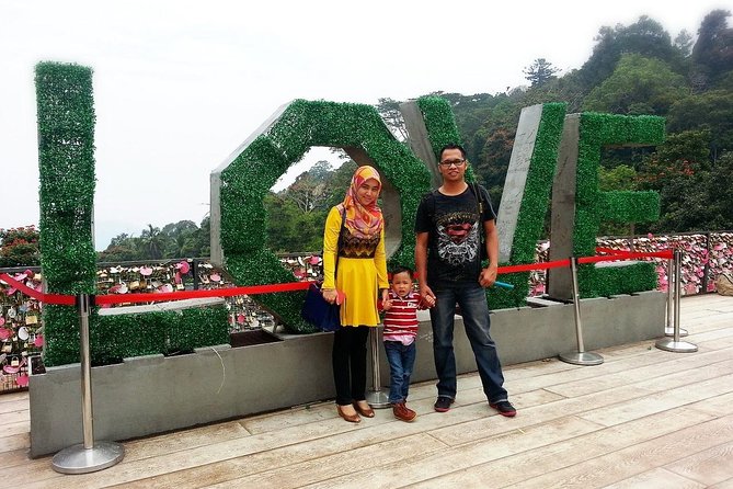 Penang City & Temple Tour With Penang Hill(Fast Lane) - The guides and the private-car advantage