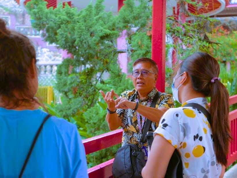 Penang: Kek Lok Si Temple and Penang Hill Guided Tour - Riding the funicular to Penang Hill