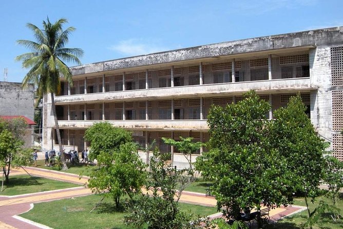 Phnom Penh City Tour, Silver Pagoda, Genocide Museum, Killing Fields - Who will get the most from this tour?