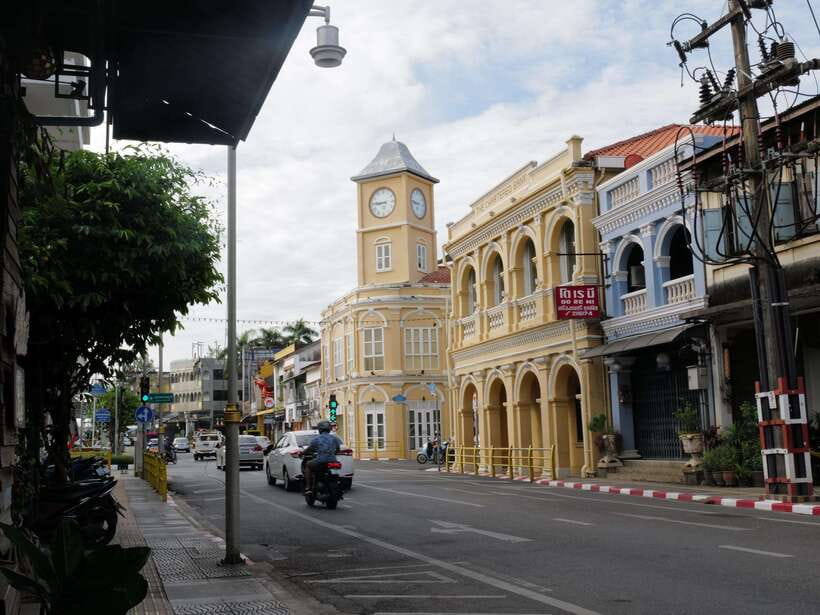 Phuket City Tour with Viewpoints, Temples & Elephant Feeding - Wat Chalong and the temple stop
