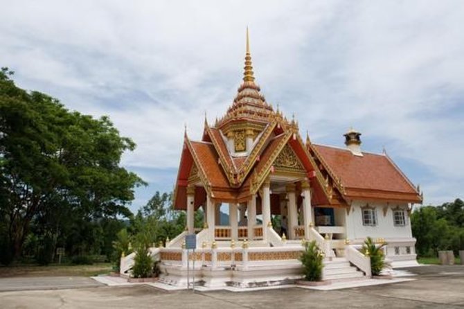 Phuket Giant Water Lilies & Temple Tour - Private & All-Inclusive - Key points at a glance