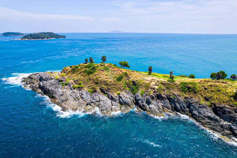 Phuket: Half-Day Viewpoint, Big Buddha and Wat Chalong Tour - The van rides, pickup points, and timing