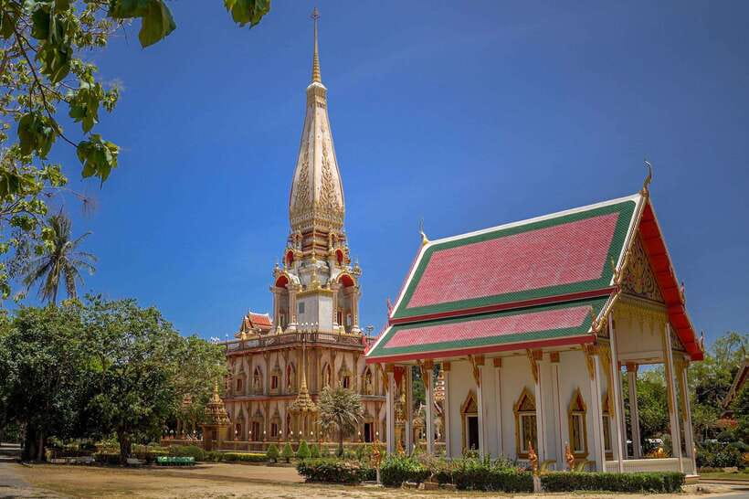 Phuket: Wat Chalong, Viewpoint, and Old Town Guided Tour - Wat Chalong: the most meaningful stop