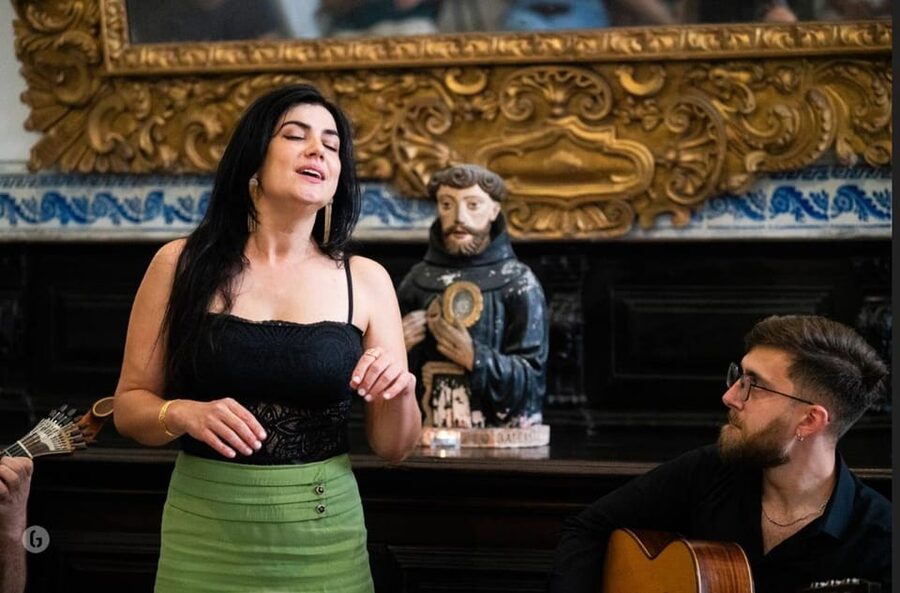 “Porto: Fado Show with Guided Tour in a Historic Monastery” - The 90-minute program from entrance to final song