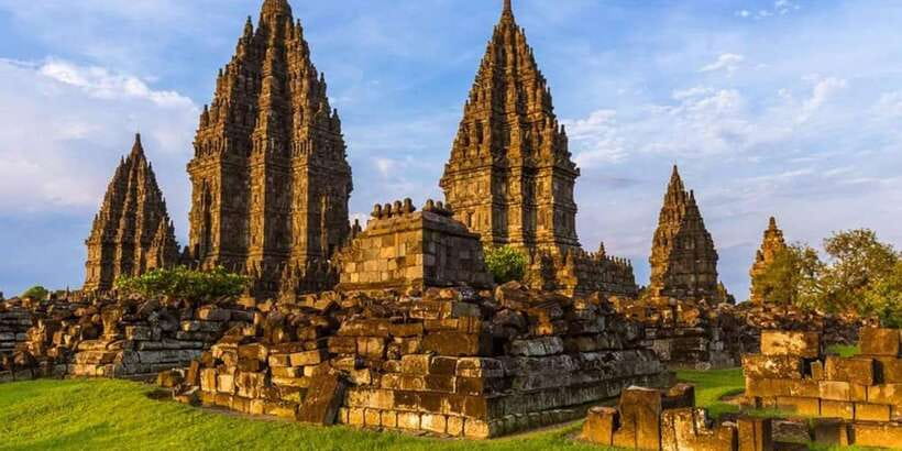 Prambanan Sunset (and Ramayana Ballet Option) Tour - Three hours among the Hindu towers