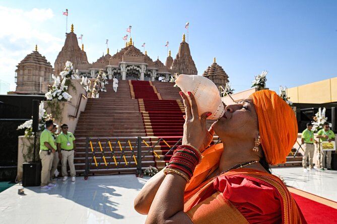 Premium Abu Dhabi City Tour With Hindu Temple Visit - Private - Ferrari World is a photo stop only