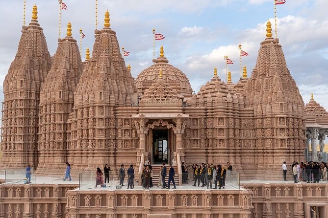 Premium Abu Dhabi City Tour With Hindu Temple Visit - Private - Emirates Palace offers Abu Dhabi at its most grand