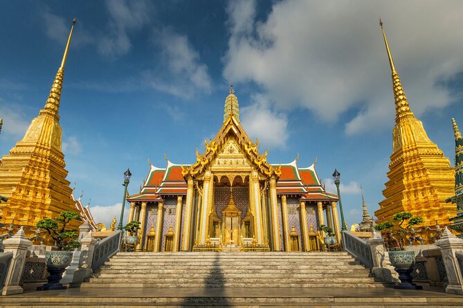 Private Bangkok Three Temples and Grand Palace Tour - Wat Phra Kaew and the Emerald Buddha