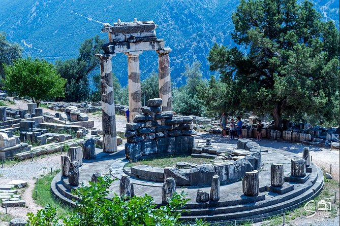 Private Delphi and Hosios Loukas Monastery - Great Lunch and Drinks Included - Arachova adds mountain scenery and free time