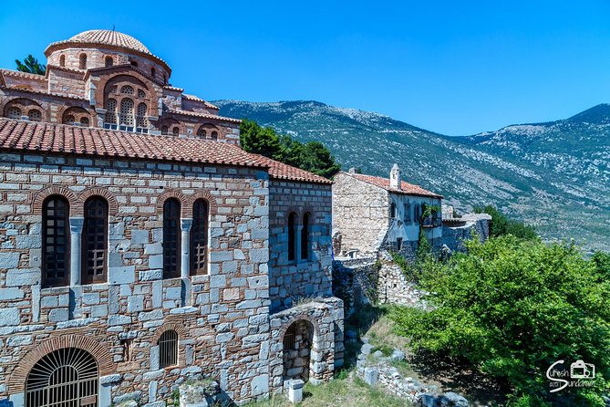 Private Delphi and Hosios Loukas Monastery - Great Lunch and Drinks Included - The small touches depend on your driver