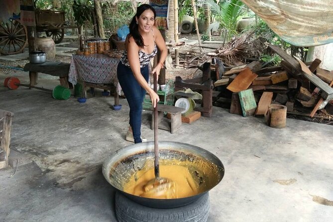 PRIVATE Floating Market + DRAGON Temple + DO like a Local - Sugar Palm Village and a family’s working tradition