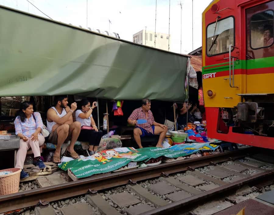 Private Floating & Train Market + DRAGON Temple + Thai Cafe - Why this private day trip works