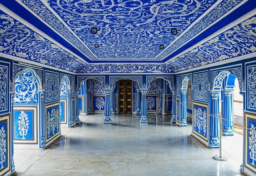 Private Full-Day Jaipur Guided Tour with Monkey Temple - Royal Gaitor offers quieter royal memorials