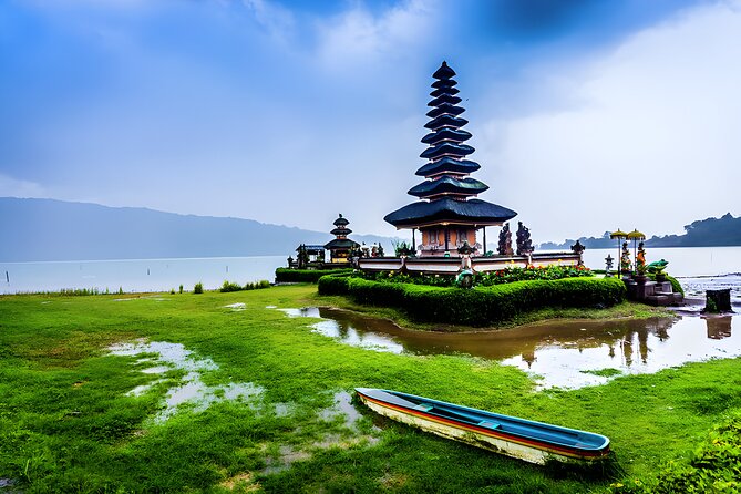 Private Full-Day Tour: Ulun Danu Beratan Temple, Jatiluwih and Tanah Lot Temple - Jatiluwih shows Bali’s working countryside