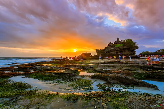 Private Full-Day Tour: Ulun Danu Beratan Temple, Jatiluwih and Tanah Lot Temple - Taman Ayun gives you a calm first temple stop