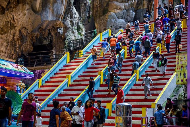 Private Half-Day Temples and Cultural Tour in Kuala Lumpur - Petaling Street and the food of Chinatown