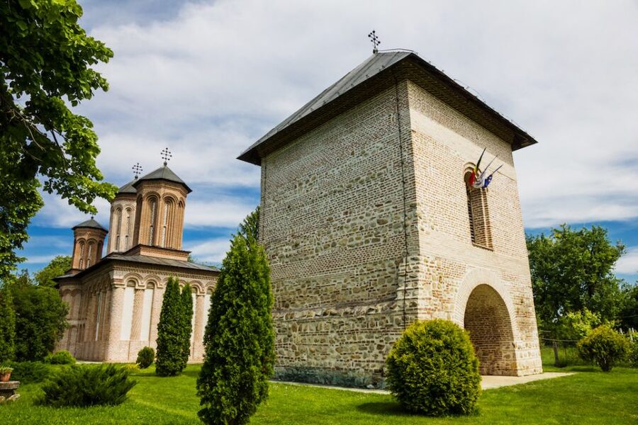 Private Half Day Trip to Snagov Monastery & Mogosoaia - Snagov Monastery and the Dracula connection