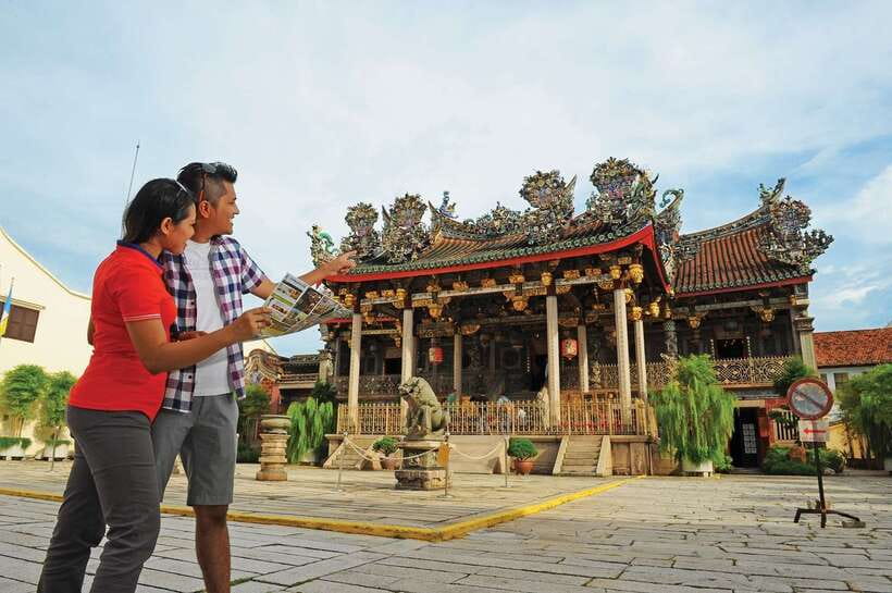 Private Penang City Tour with Kek Lok Si Temple - George Town streets and Penang street art
