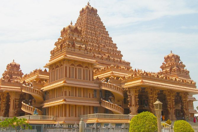 Private Spiritual Tour: Akshardham Temple, Lotus Temple & ISKCON in South Delhi - Lotus Temple: calm, clean lines and quiet rules