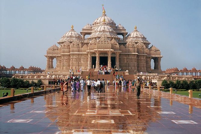 Private Spiritual Tour: Akshardham Temple, Lotus Temple & ISKCON in South Delhi - Akshardham: the grand opening act