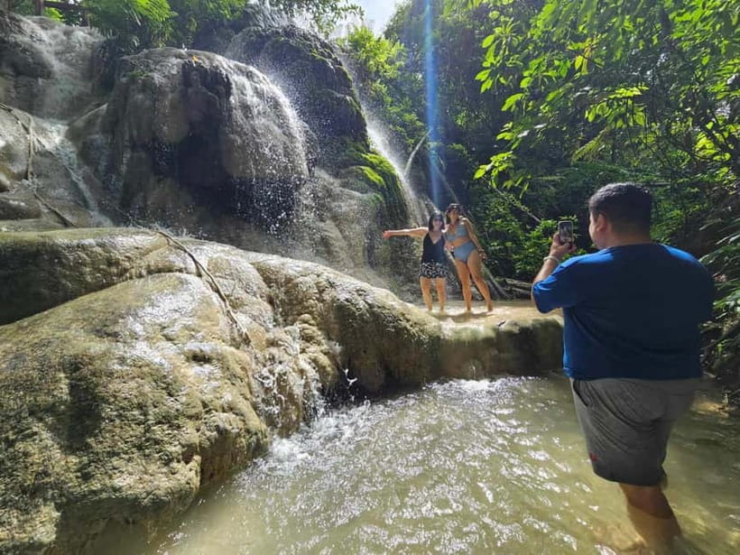 Private : Sticky Waterfall & Secret Temple & Karen Village. - Why the sticky waterfall is the main event