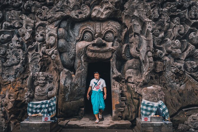 Private Tour : Bali Best Waterfalls, Temples and Monkey Forest - The private vehicle can save time, but confirm the seating